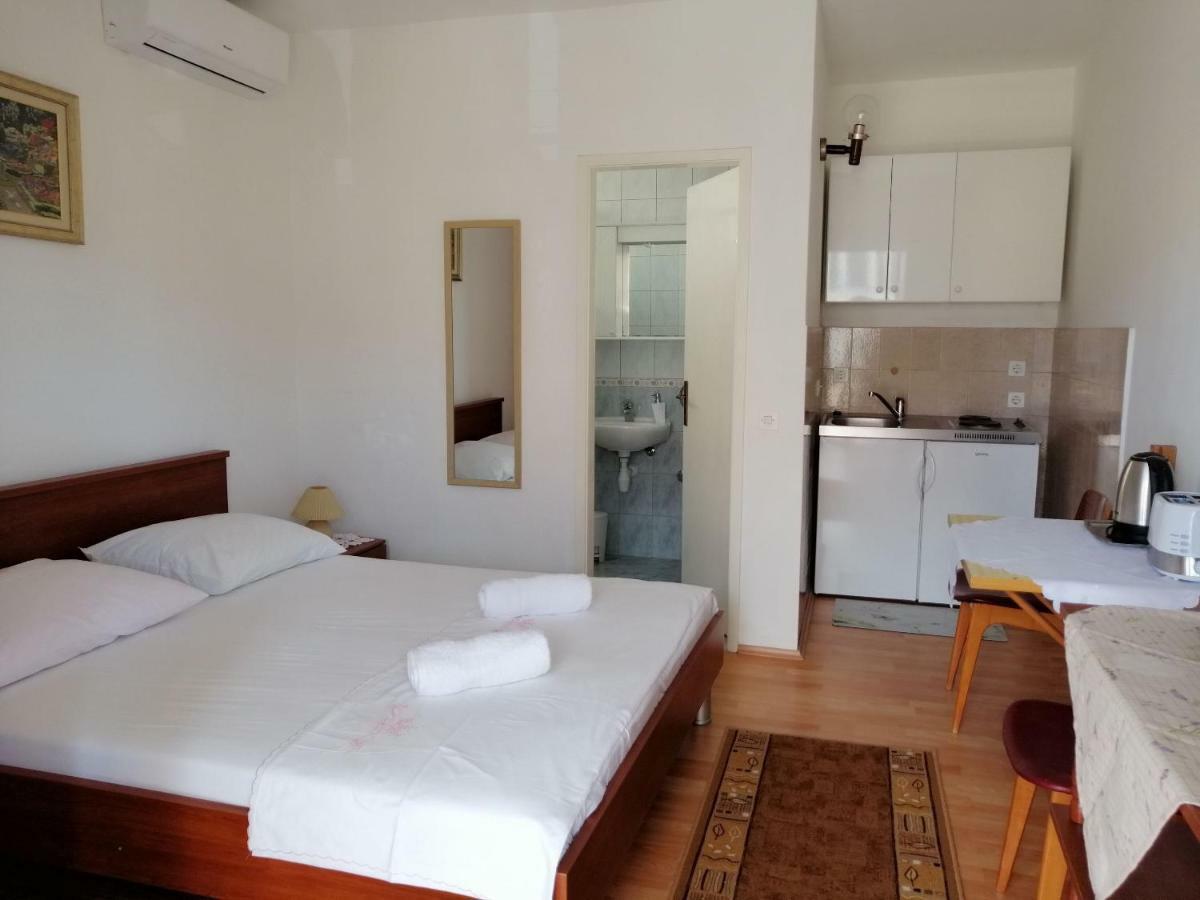 Apartments Emmas Studio สตารีกราด ภายนอก รูปภาพ