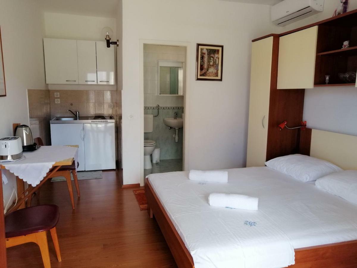 Apartments Emmas Studio สตารีกราด ภายนอก รูปภาพ