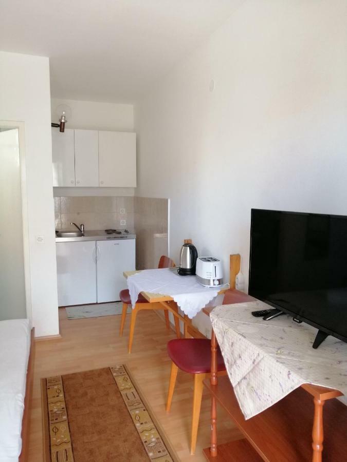 Apartments Emmas Studio สตารีกราด ภายนอก รูปภาพ